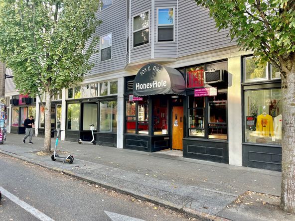 Ludlow: 701 E Pike St, Seattle, WA 98122